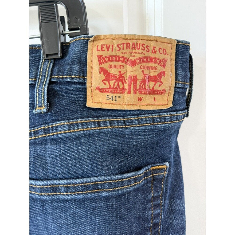 Levis 541 Athletic Taper Jeans Mens 46x32 Dark Wash Indigo Blue Stretch Denim - Picture 5 of 5